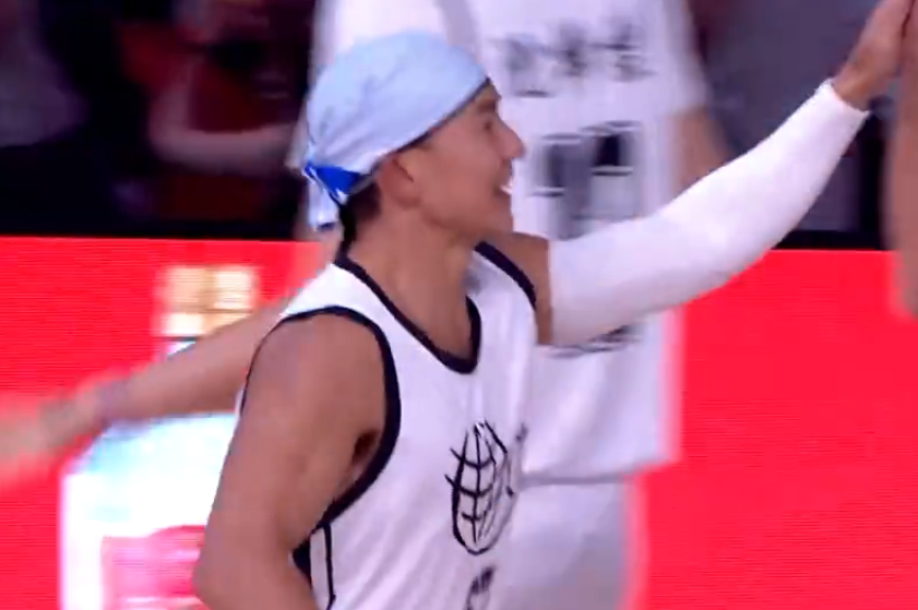 麦克朗连得, 沈梓捷暴扣