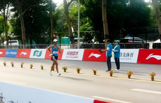 高峰, 枚银牌和, 顽强拼搏的