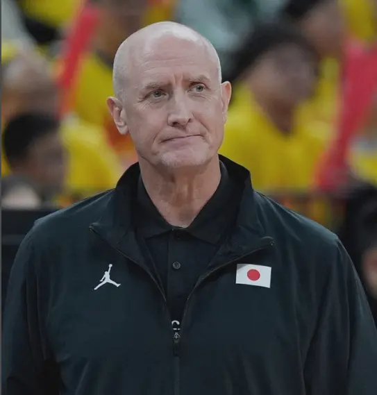 澳大利亚, 解雇主帅霍, 杯上出局了