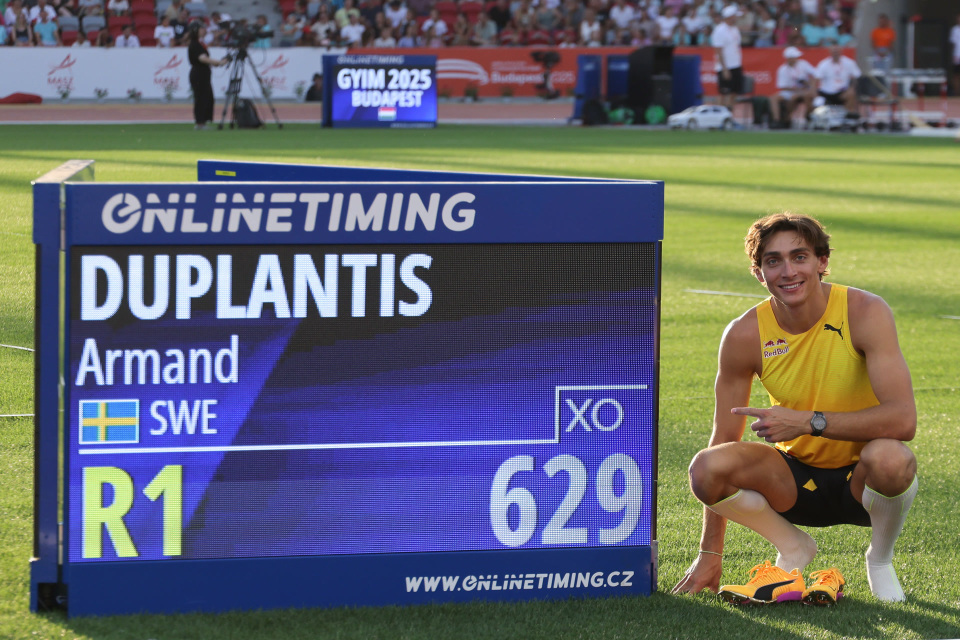 iiCjC, 较之自己, 都布达佩斯 iiCjC, 较之自己, 都布达佩斯