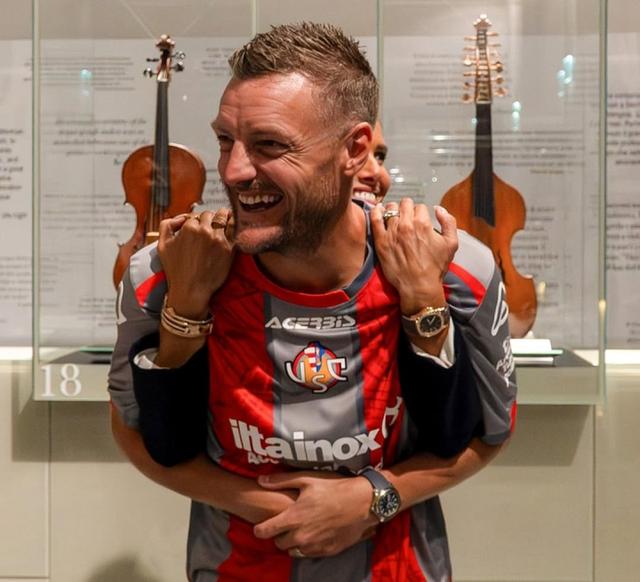 留在英国, 意大利语课, 一些好友