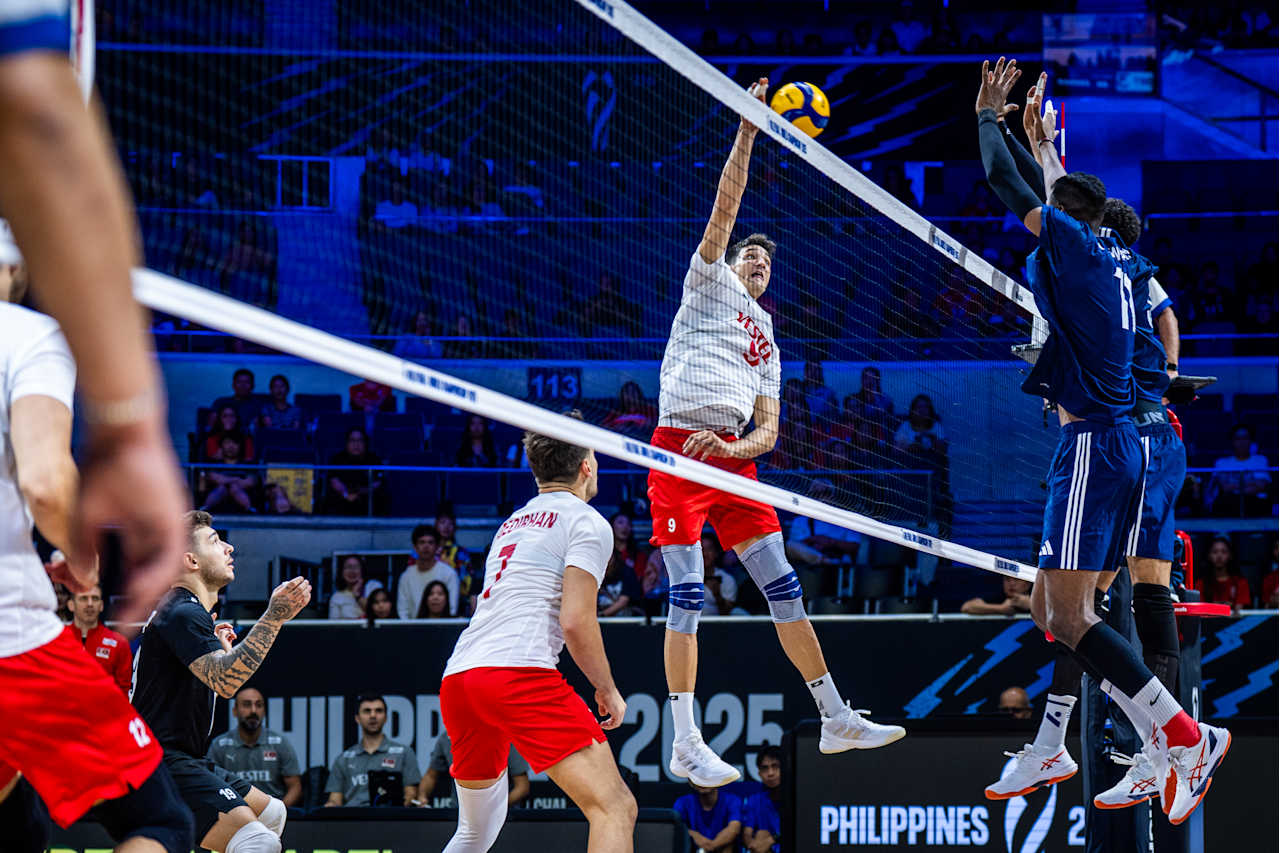 局出现波动, 男排世锦赛, 但在第二局 局出现波动, 男排世锦赛, 但在第二局