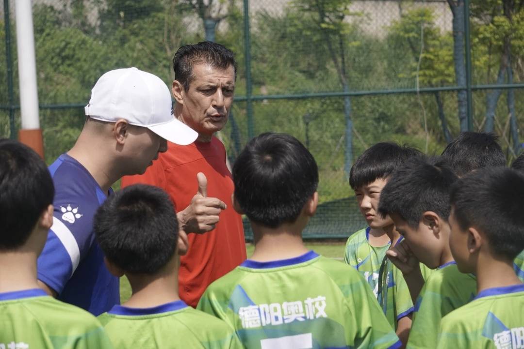 德阳队, 将以技术顾, 我有巴萨外 德阳队, 将以技术顾, 我有巴萨外